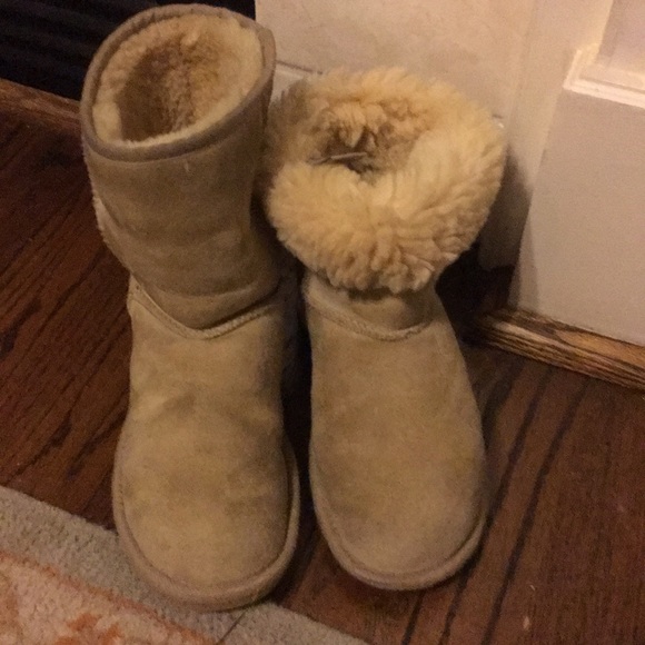 UGG Shoes - Ugg classic ankle boot sand brown size 6